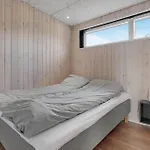 3 Bedroom Lovely In Feriehus