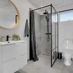 3 Bedroom Lovely In Feriehus