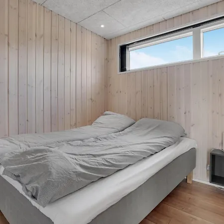 3 Bedroom Lovely In Feriehus