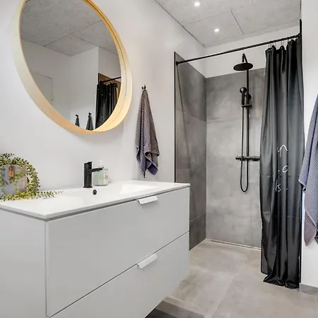 3 Bedroom Lovely In