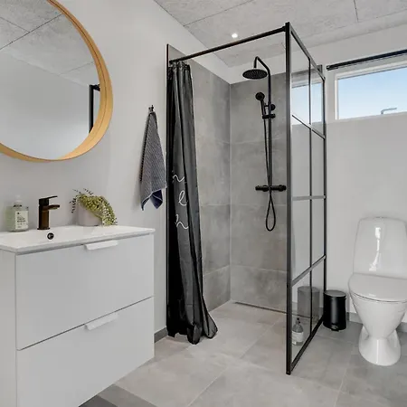 3 Bedroom Lovely In Feriehus