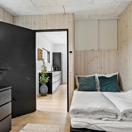 3 Bedroom Lovely In Hébergement de vacances Sjolund