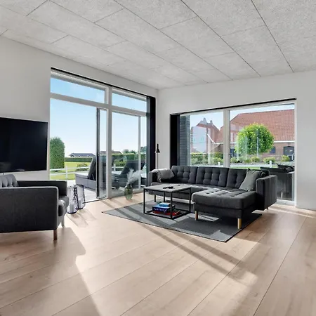 3 Bedroom Gorgeous In Sjolund