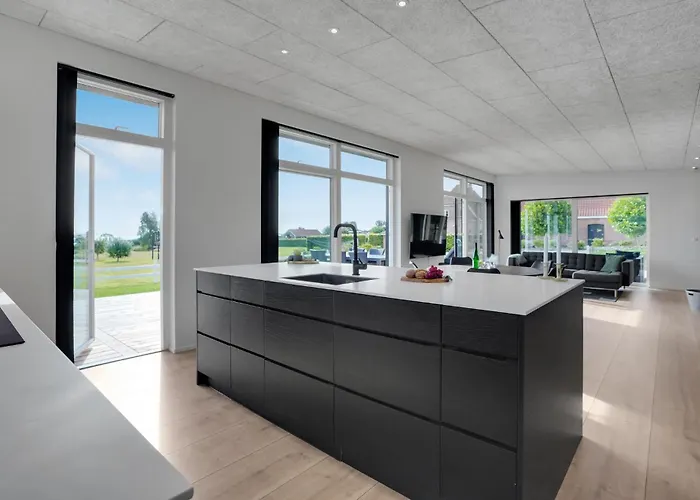 3 Bedroom Lovely In Hébergement de vacances *