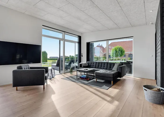 3 Bedroom Lovely In Sjolund